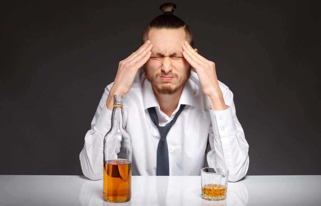 Головная боль после алкоголя: почему она возникает? | Нурофен®